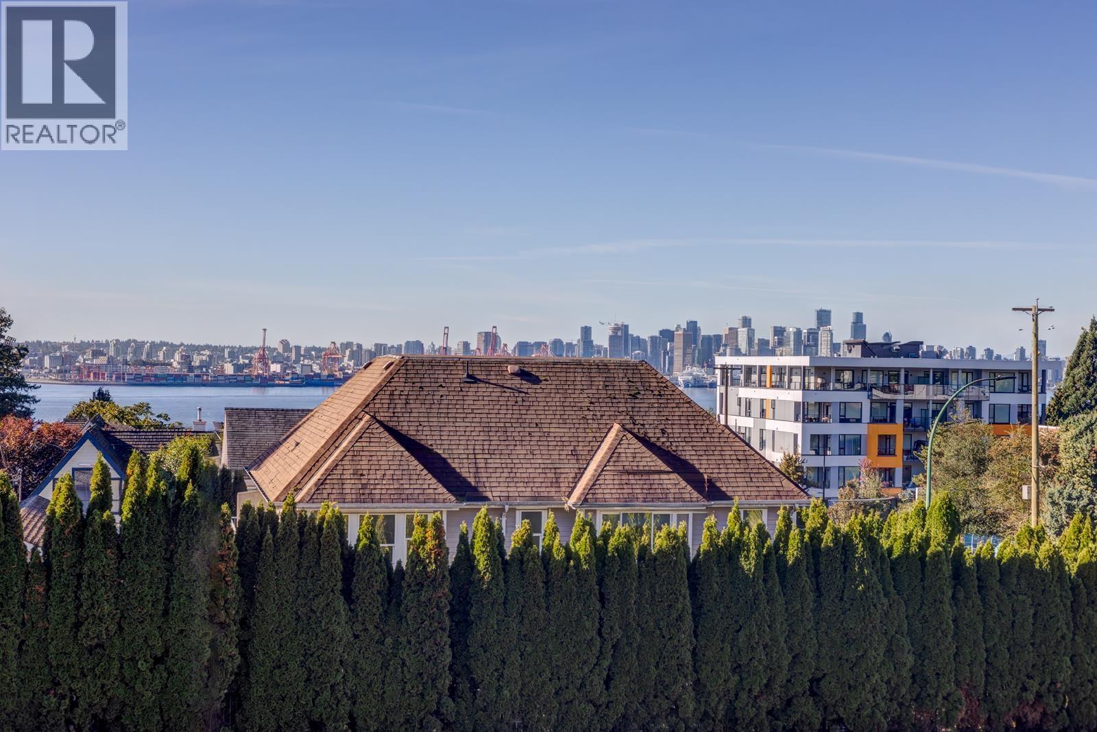 104/204 422 E 3RD STREET, North Vancouver