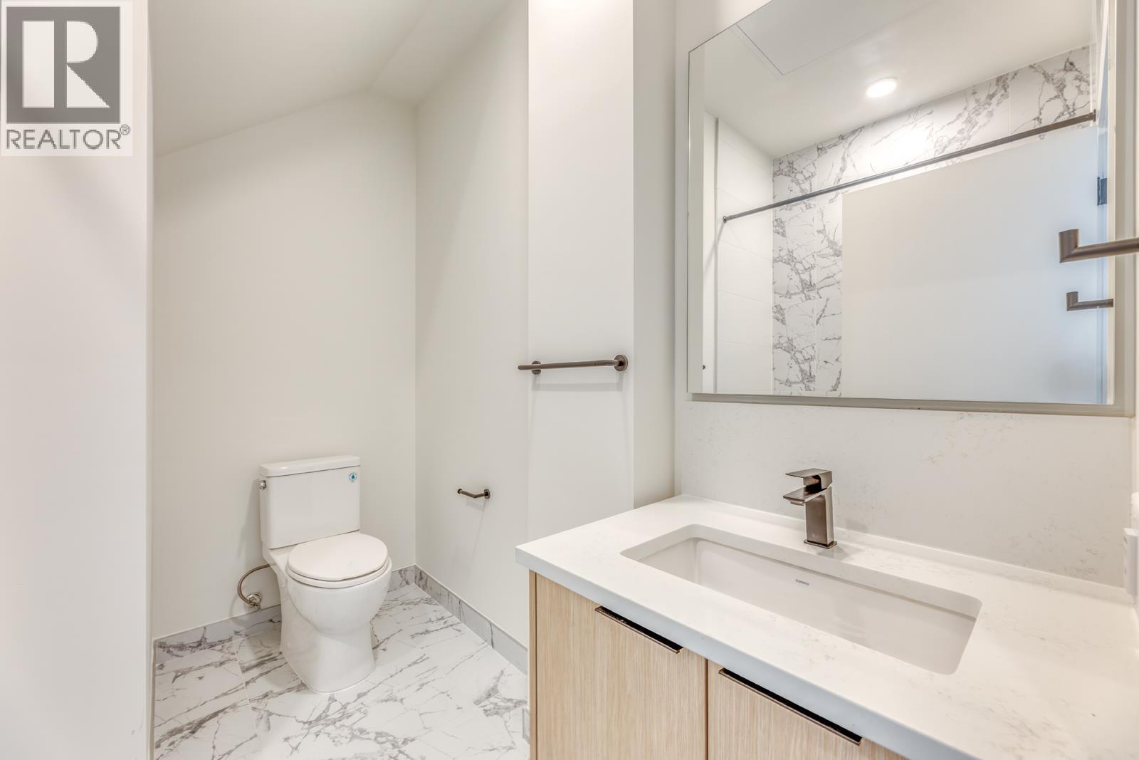 104/204 422 E 3RD STREET, North Vancouver