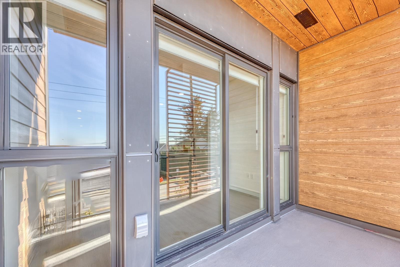 104/204 422 E 3RD STREET, North Vancouver