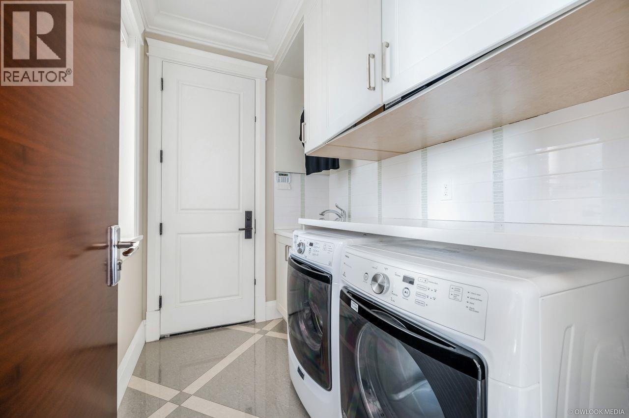 6571 LYNAS Lane, Richmond