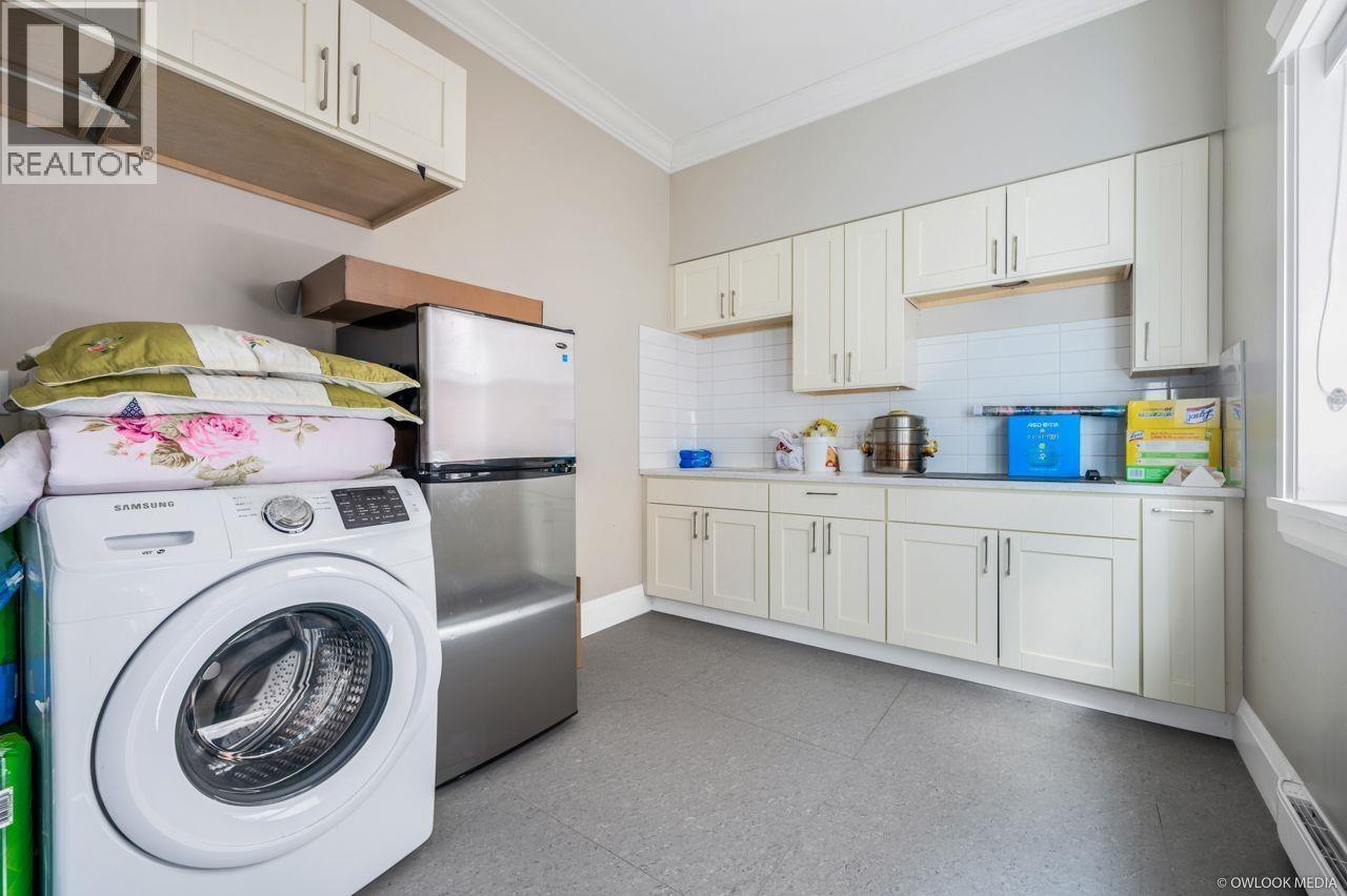 6571 LYNAS Lane, Richmond