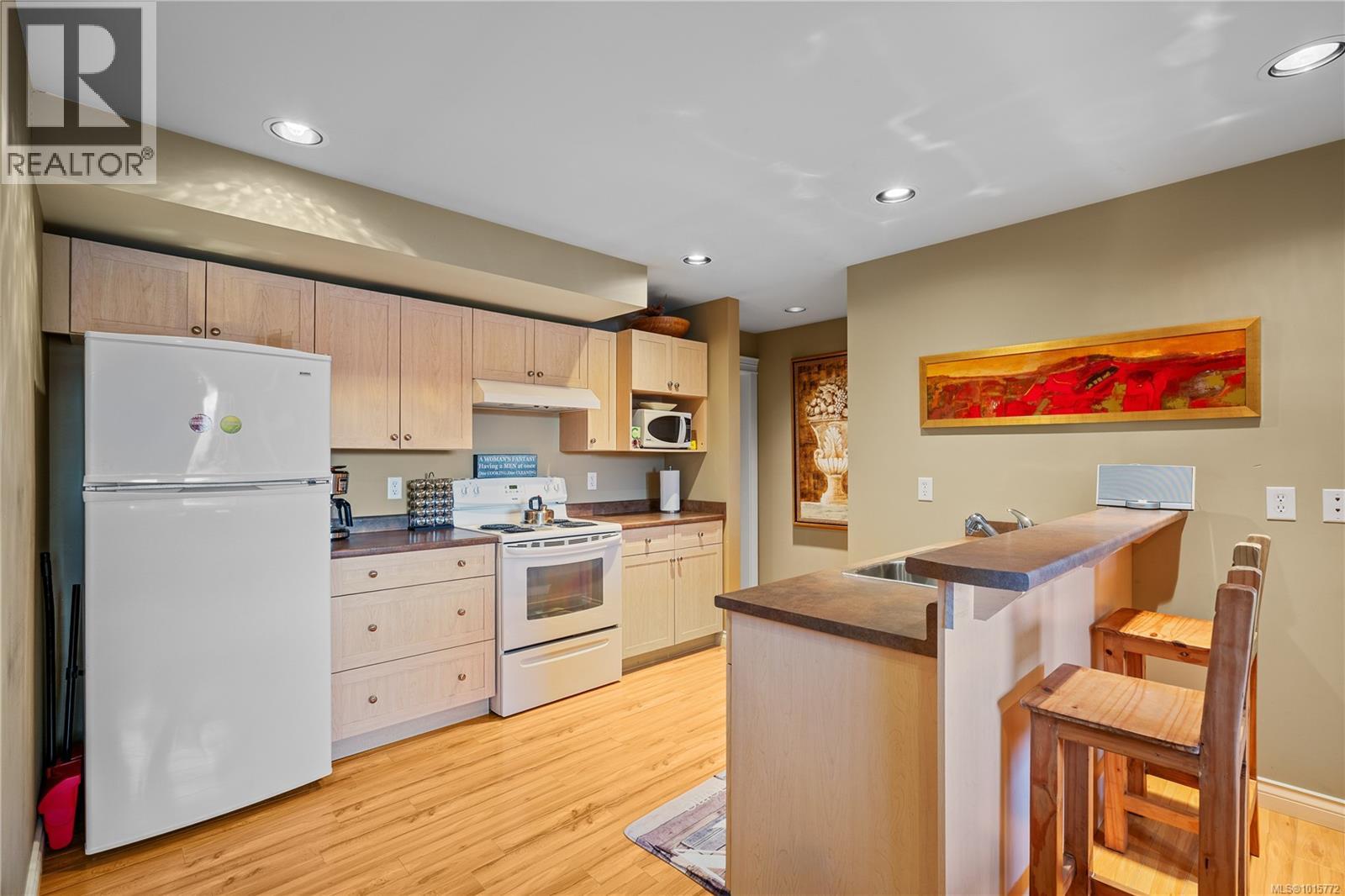  7002 East Sooke Road, Sooke
