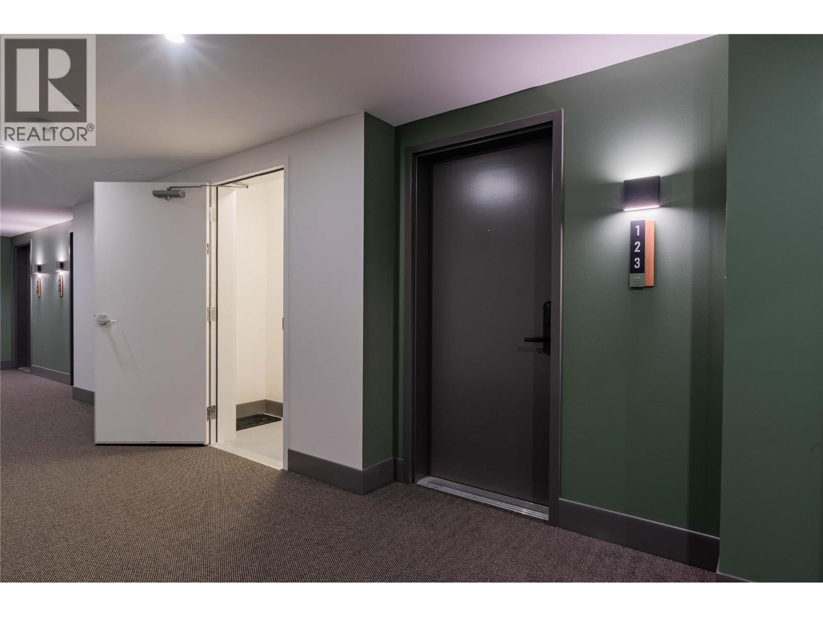 4280 Red Mountain Road Unit# 123, Rossland