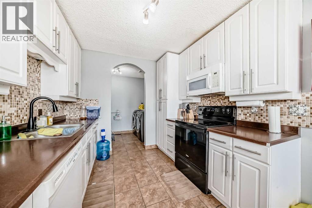 Single Family House Bi-level for Sale in    Street NE Huntington Hills Calgary 