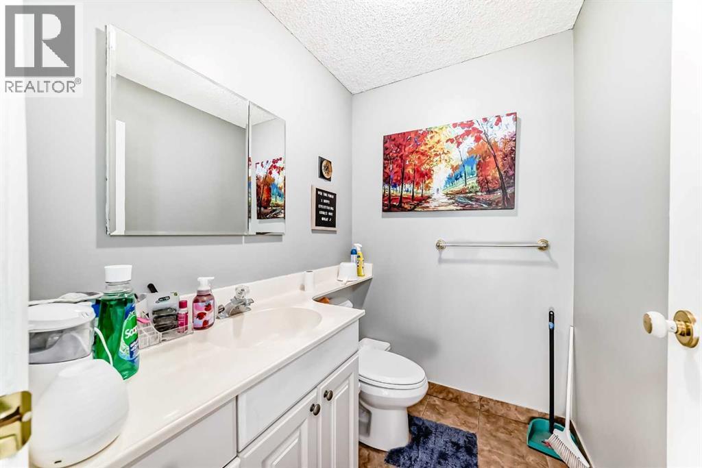 Single Family House Bi-level for Sale in    Street NE Huntington Hills Calgary 