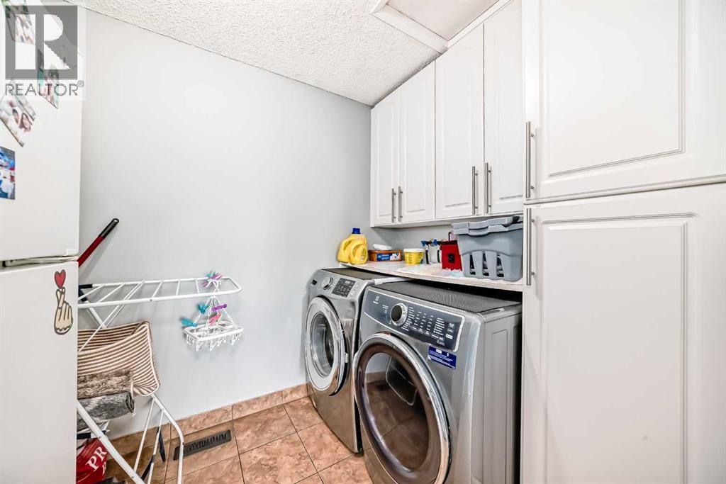 Single Family House Bi-level for Sale in    Street NE Huntington Hills Calgary 