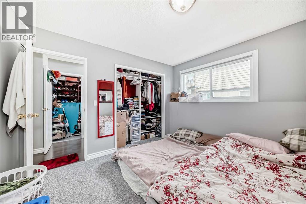 Single Family House Bi-level for Sale in    Street NE Huntington Hills Calgary 