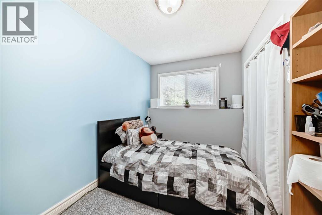 Single Family House Bi-level for Sale in    Street NE Huntington Hills Calgary 