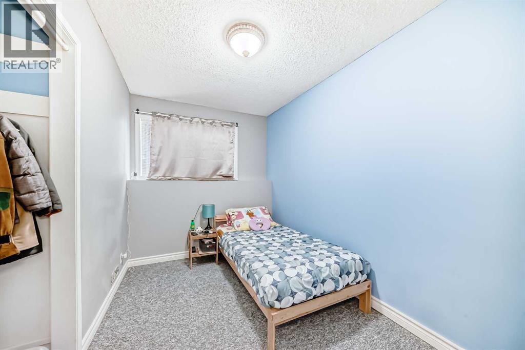 Single Family House Bi-level for Sale in    Street NE Huntington Hills Calgary 