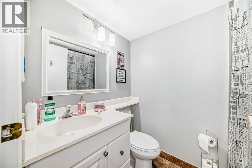 Single Family House Bi-level for Sale in    Street NE Huntington Hills Calgary 