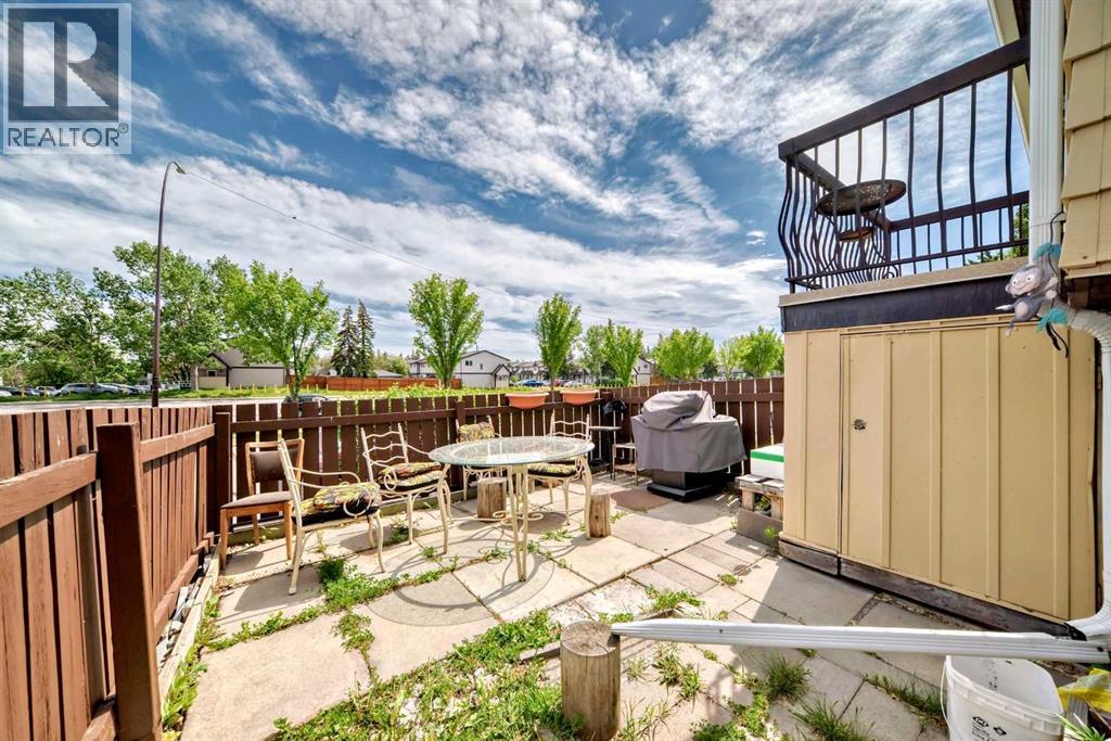 Single Family House Bi-level for Sale in    Street NE Huntington Hills Calgary 