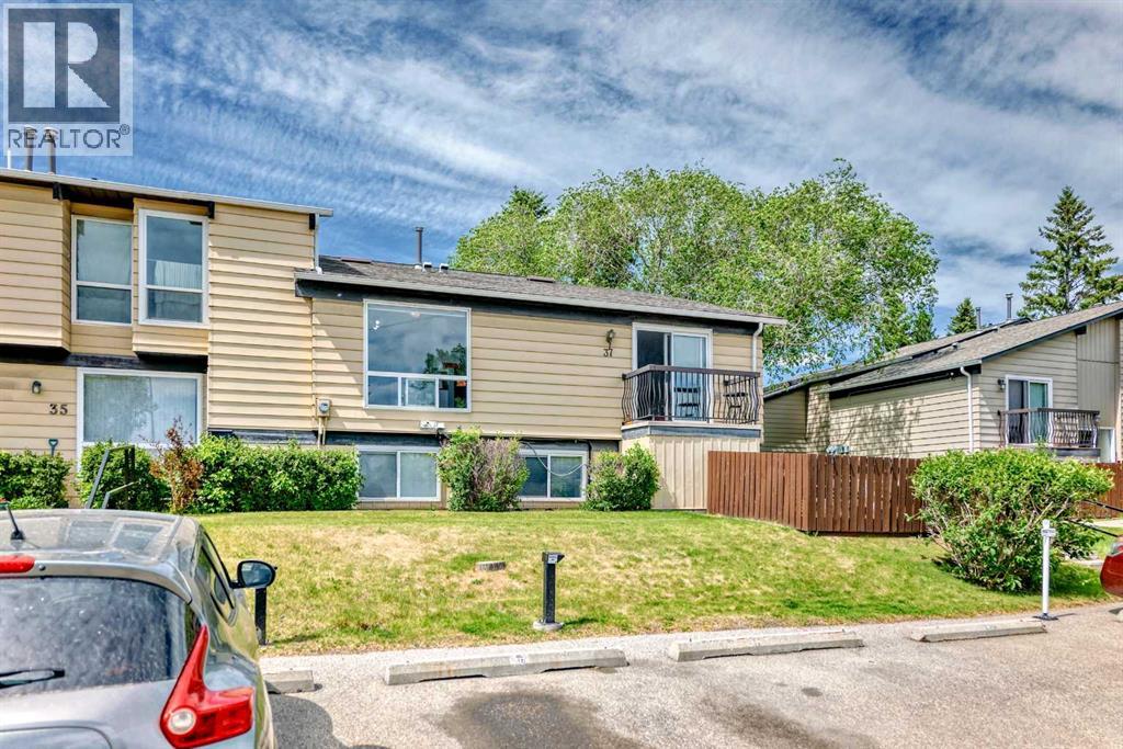 Single Family House Bi-level for Sale in    Street NE Huntington Hills Calgary 