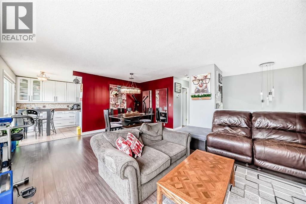 Single Family House Bi-level for Sale in    Street NE Huntington Hills Calgary 