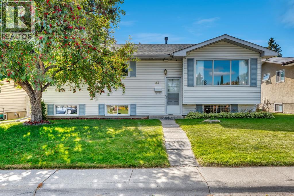 23 Brazeau Crescent SW, Calgary, Alberta