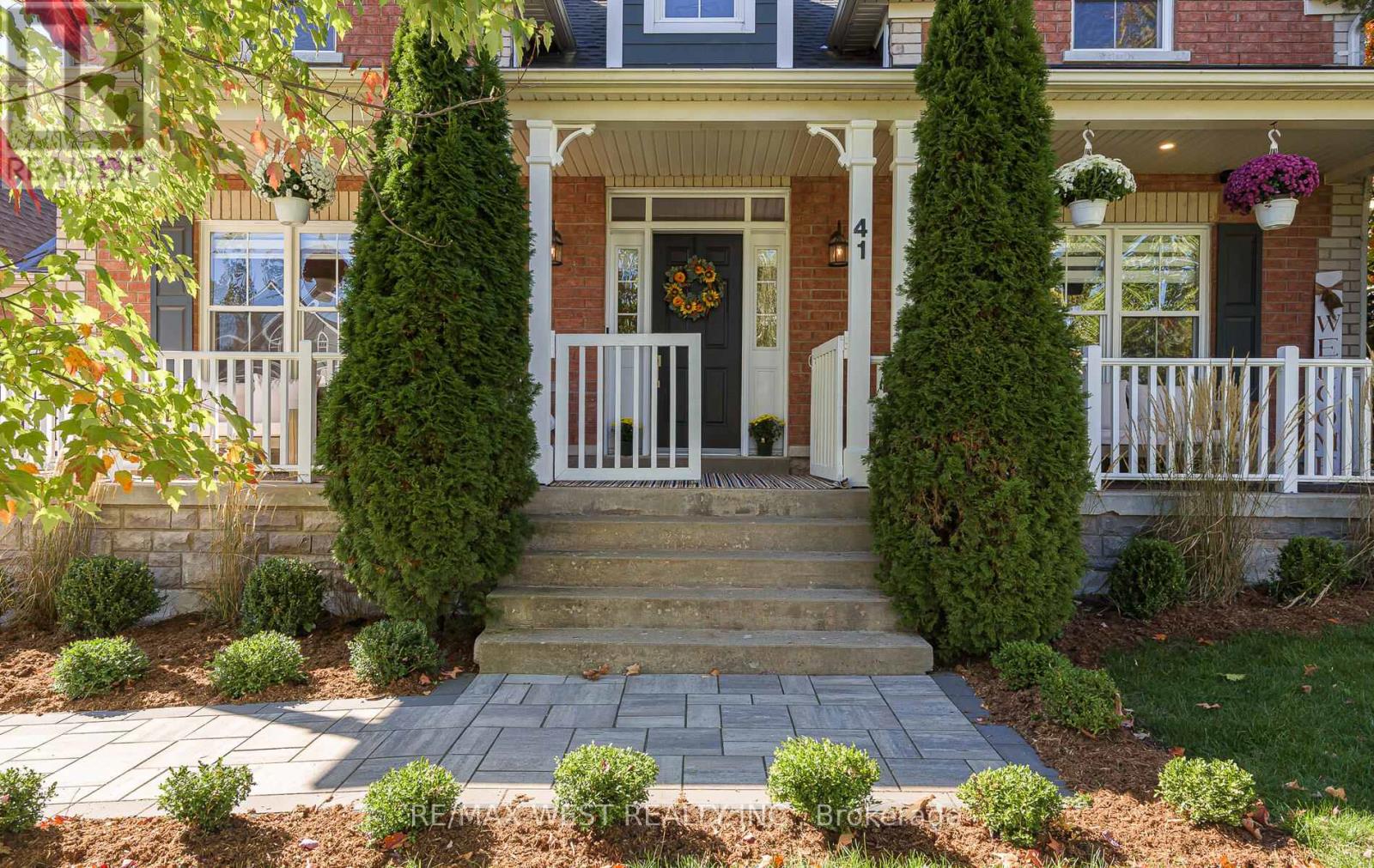 Single Family House for Sale in  NORTH RIVERDALE DRIVE Caledon (Inglewood) 