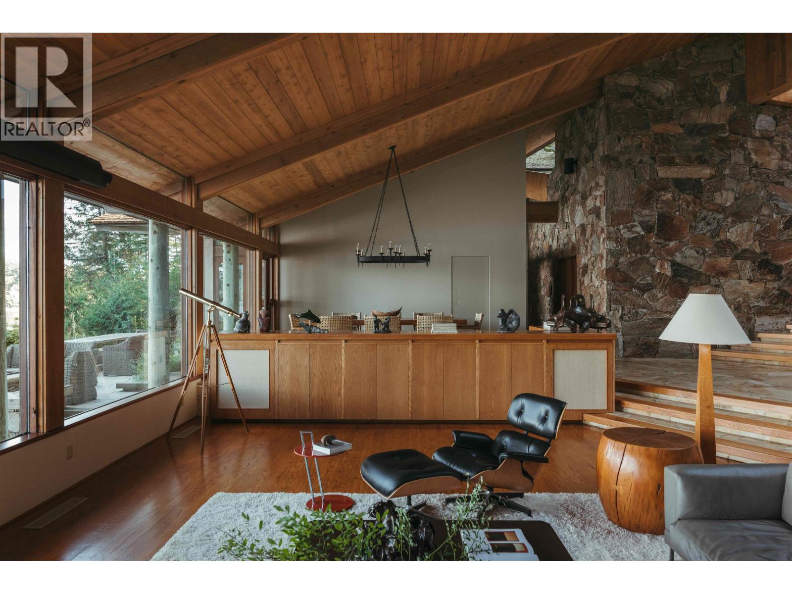 370-374 SMUGGLERS COVE ROAD, Bowen Island