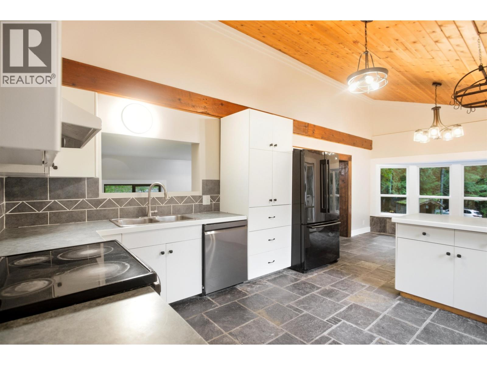 9257 PEMBERTON PORTAGE ROAD, Pemberton