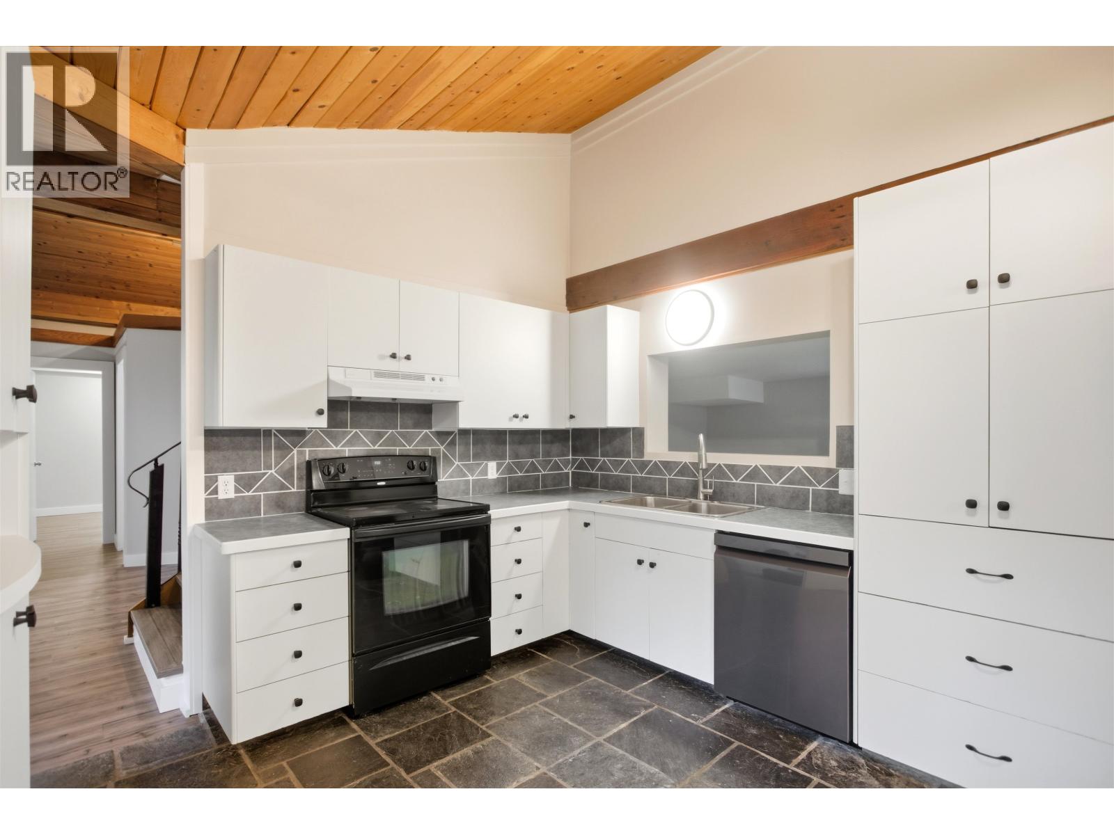 9257 PEMBERTON PORTAGE ROAD, Pemberton