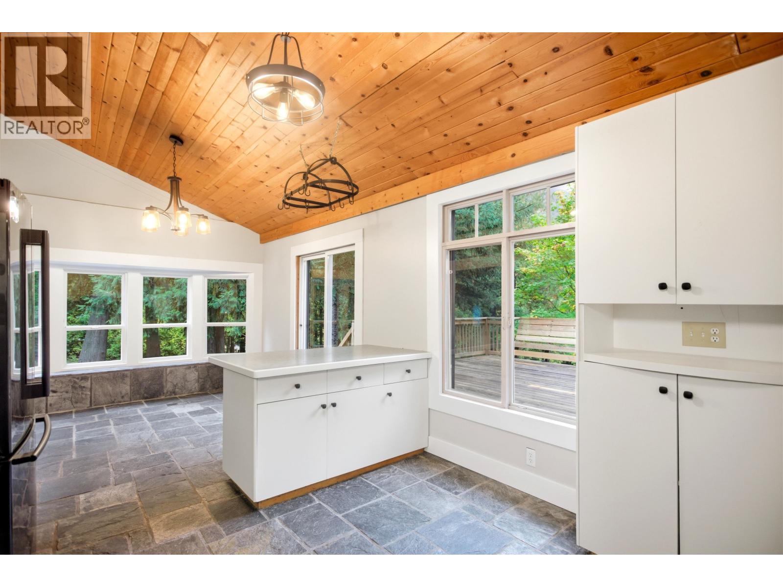 9257 PEMBERTON PORTAGE ROAD, Pemberton