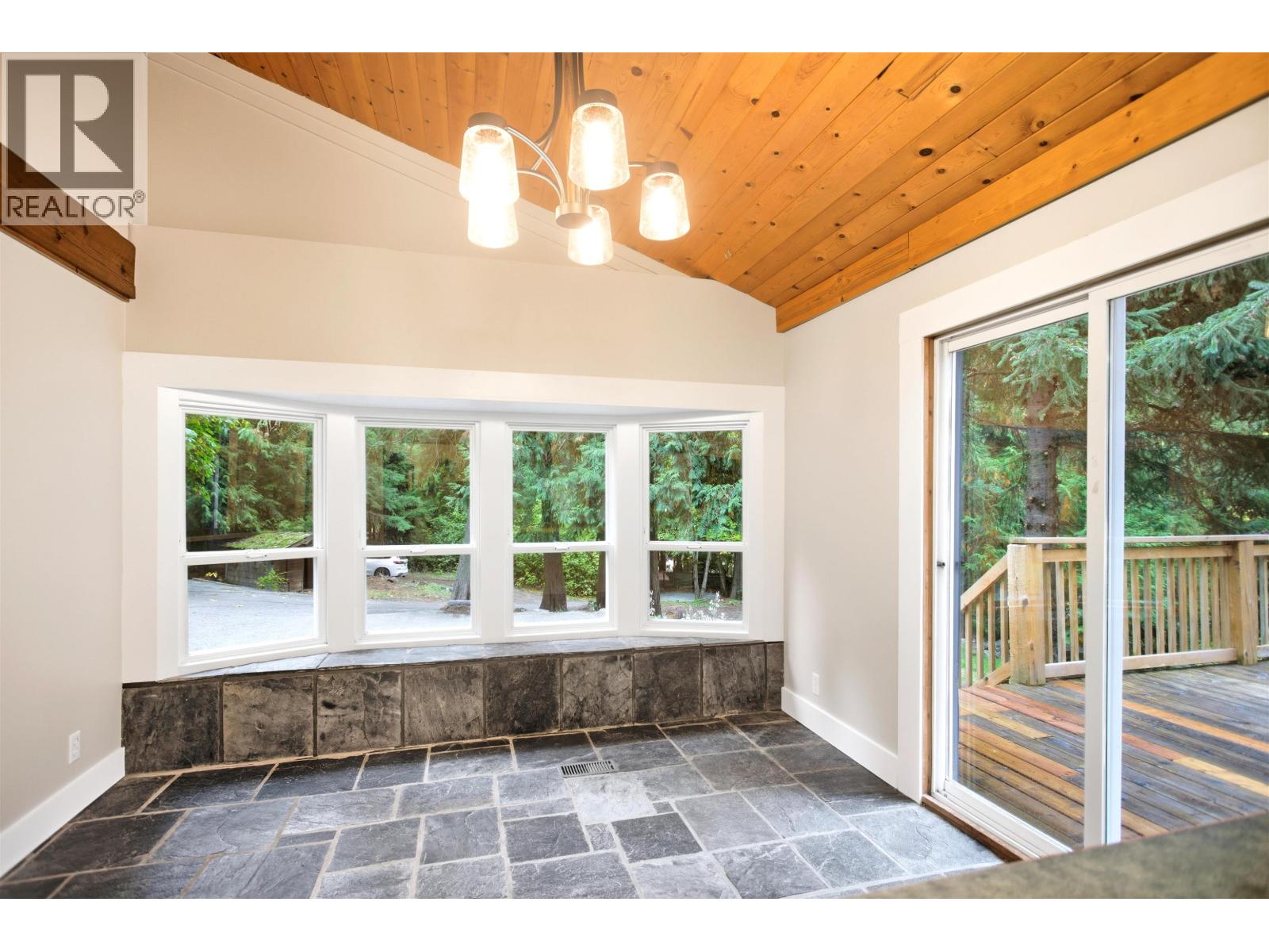 9257 PEMBERTON PORTAGE ROAD, Pemberton