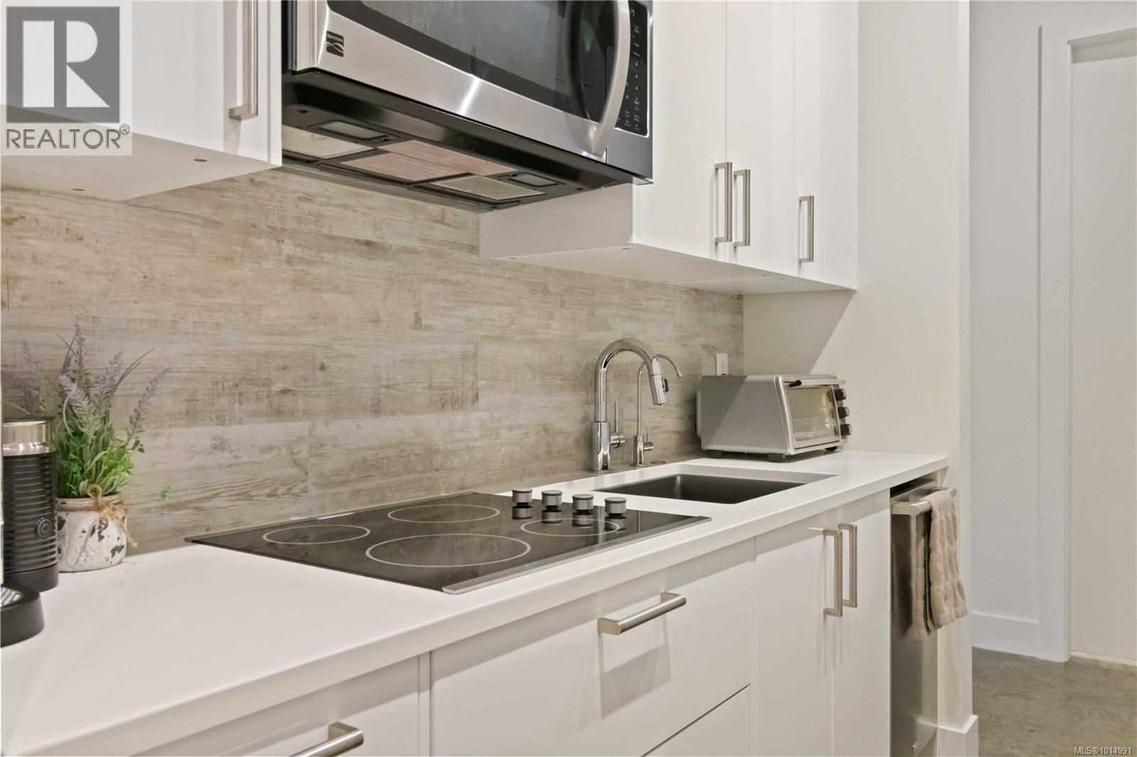 102 3871 Jacklin Road, Langford