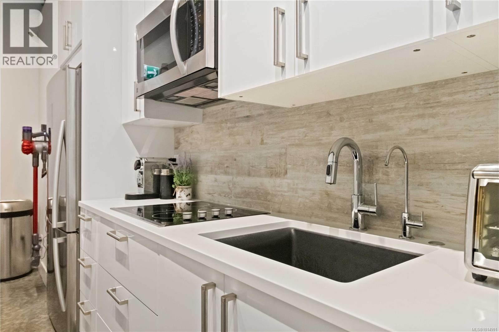 102 3871 Jacklin Road, Langford