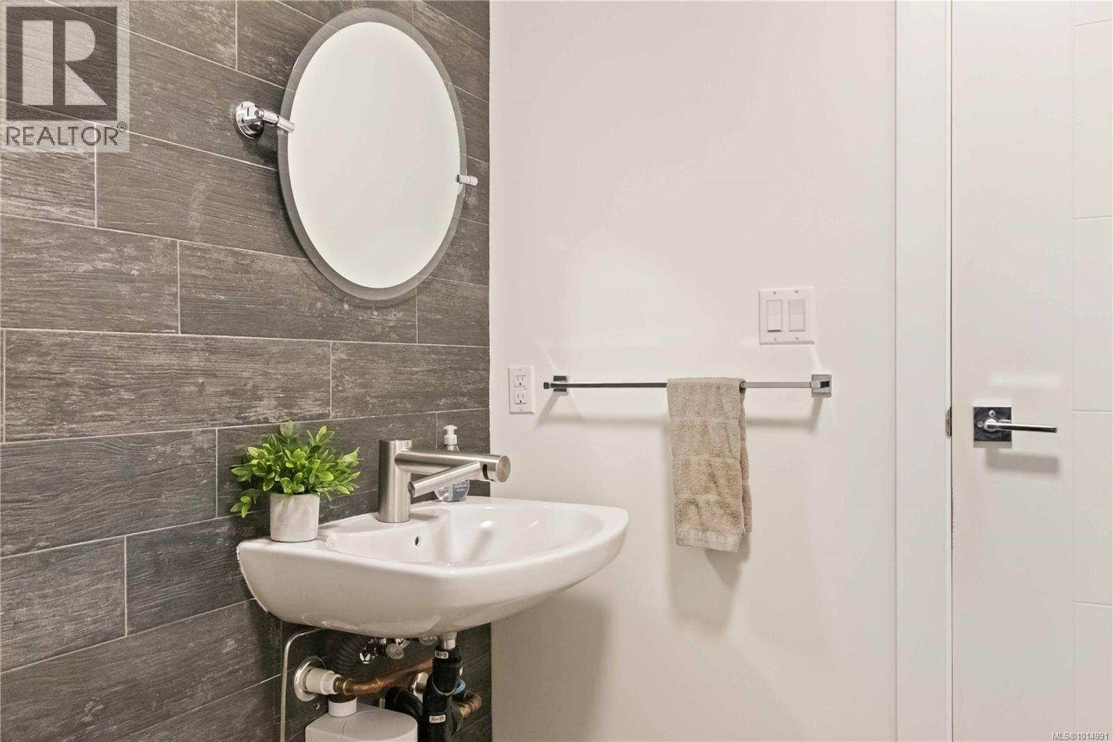 102 3871 Jacklin Road, Langford
