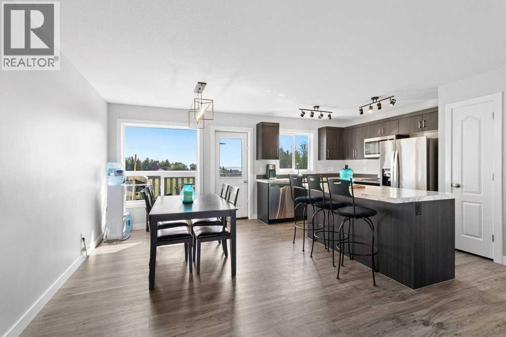 Single Family House Bi-level for Sale in  Sunnyside Crescent Sunnyside Rural Ponoka County 