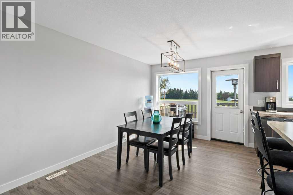 Single Family House Bi-level for Sale in  Sunnyside Crescent Sunnyside Rural Ponoka County 