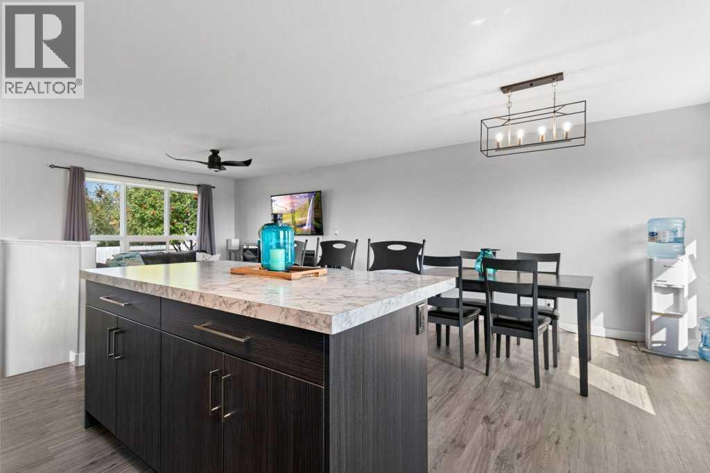 Single Family House Bi-level for Sale in  Sunnyside Crescent Sunnyside Rural Ponoka County 