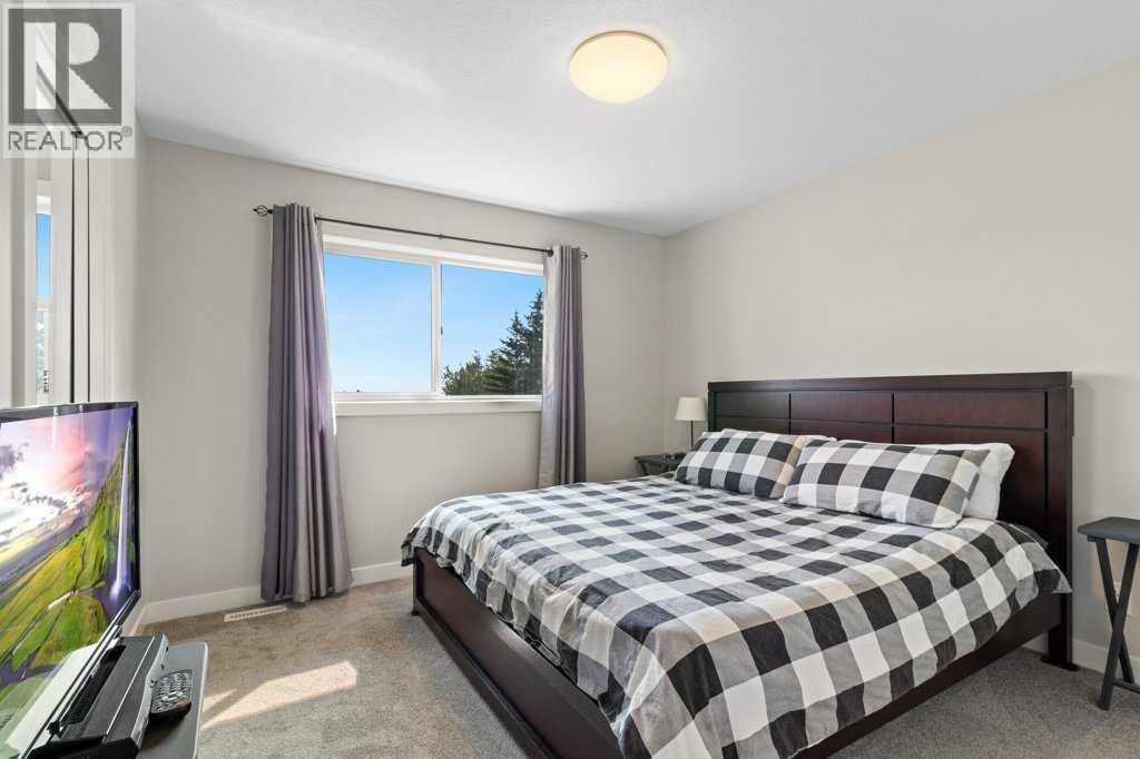 Single Family House Bi-level for Sale in  Sunnyside Crescent Sunnyside Rural Ponoka County 