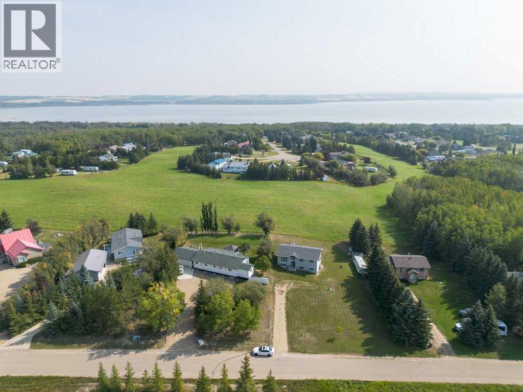 Single Family House Bi-level for Sale in  Sunnyside Crescent Sunnyside Rural Ponoka County 