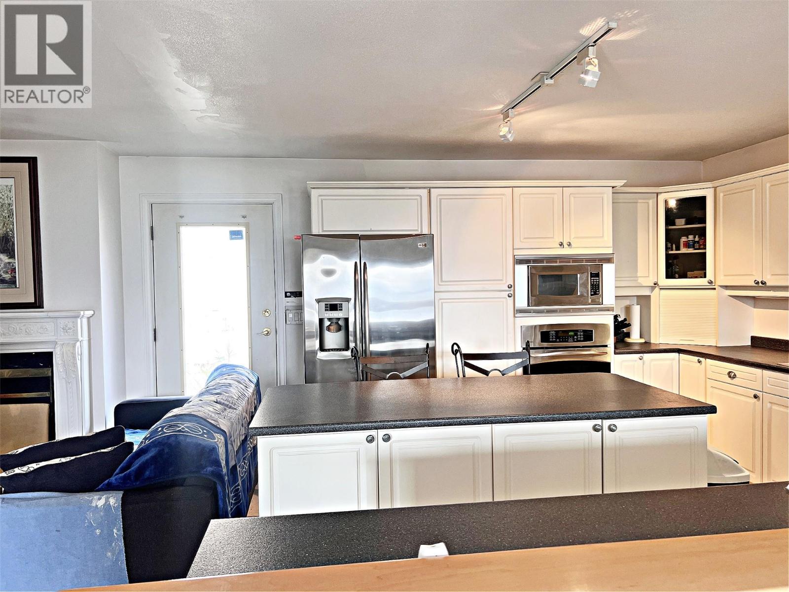  5621 Harrington Court, Peachland