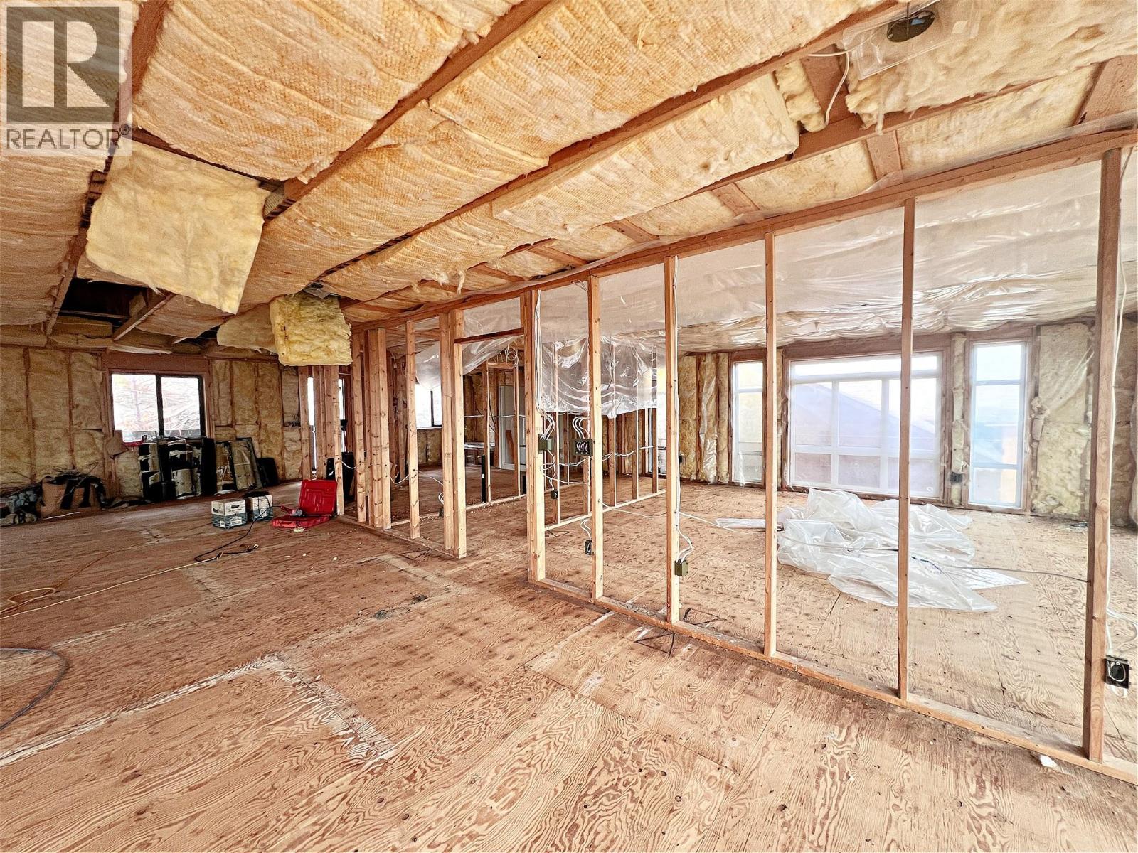  5621 Harrington Court, Peachland