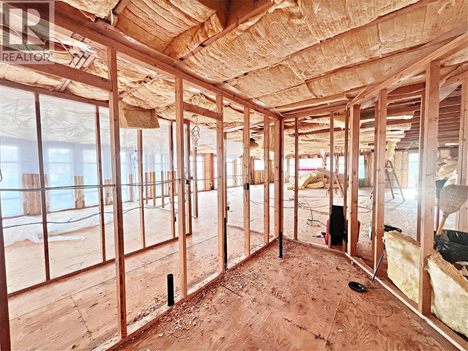  5621 Harrington Court, Peachland