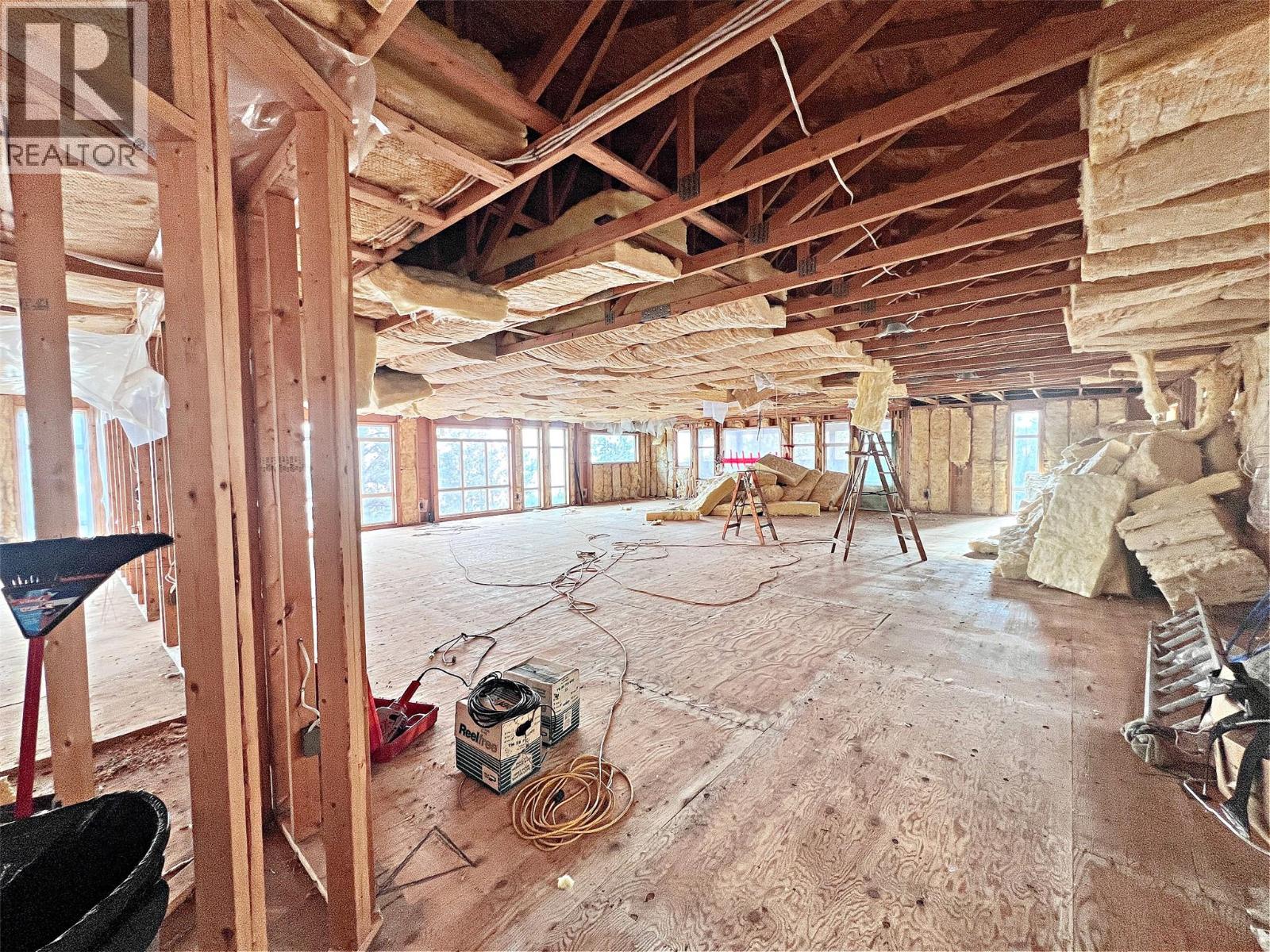  5621 Harrington Court, Peachland