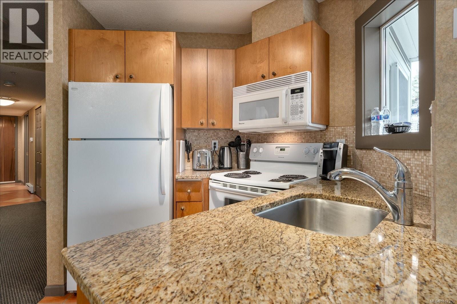 720 1600 Stroulger Rd, Nanoose Bay