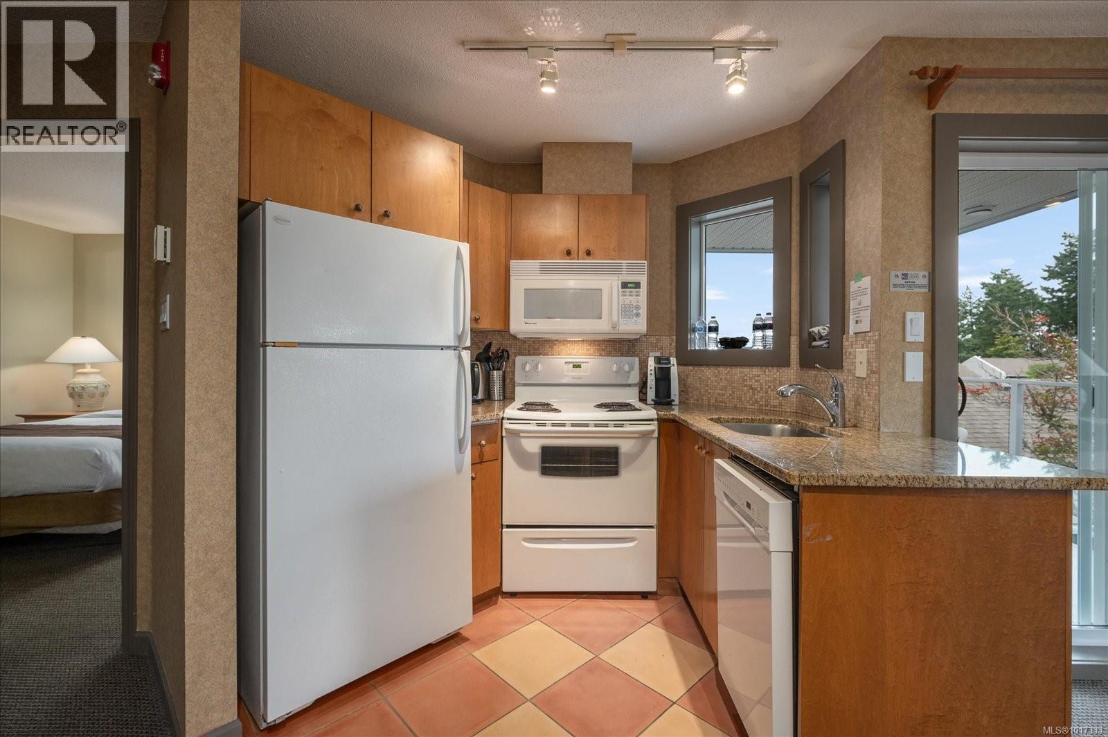 720 1600 Stroulger Rd, Nanoose Bay