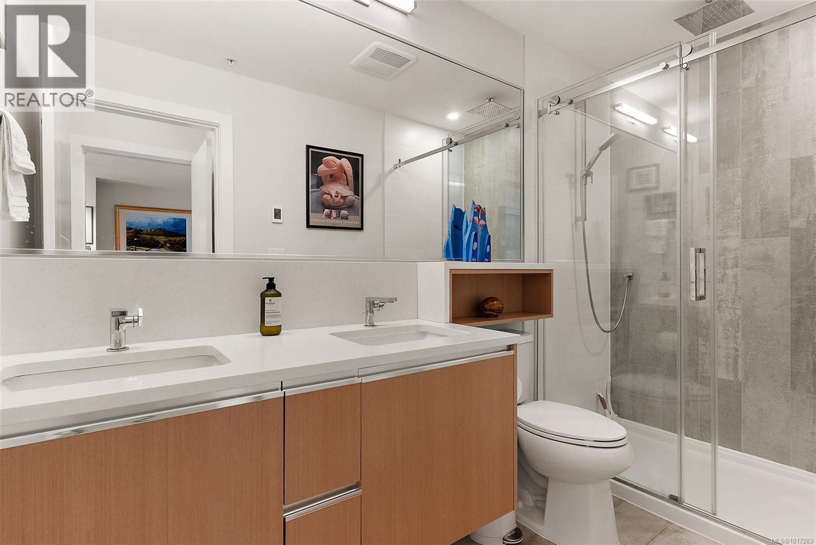 302 2285 Bowker Avenue, Oak Bay