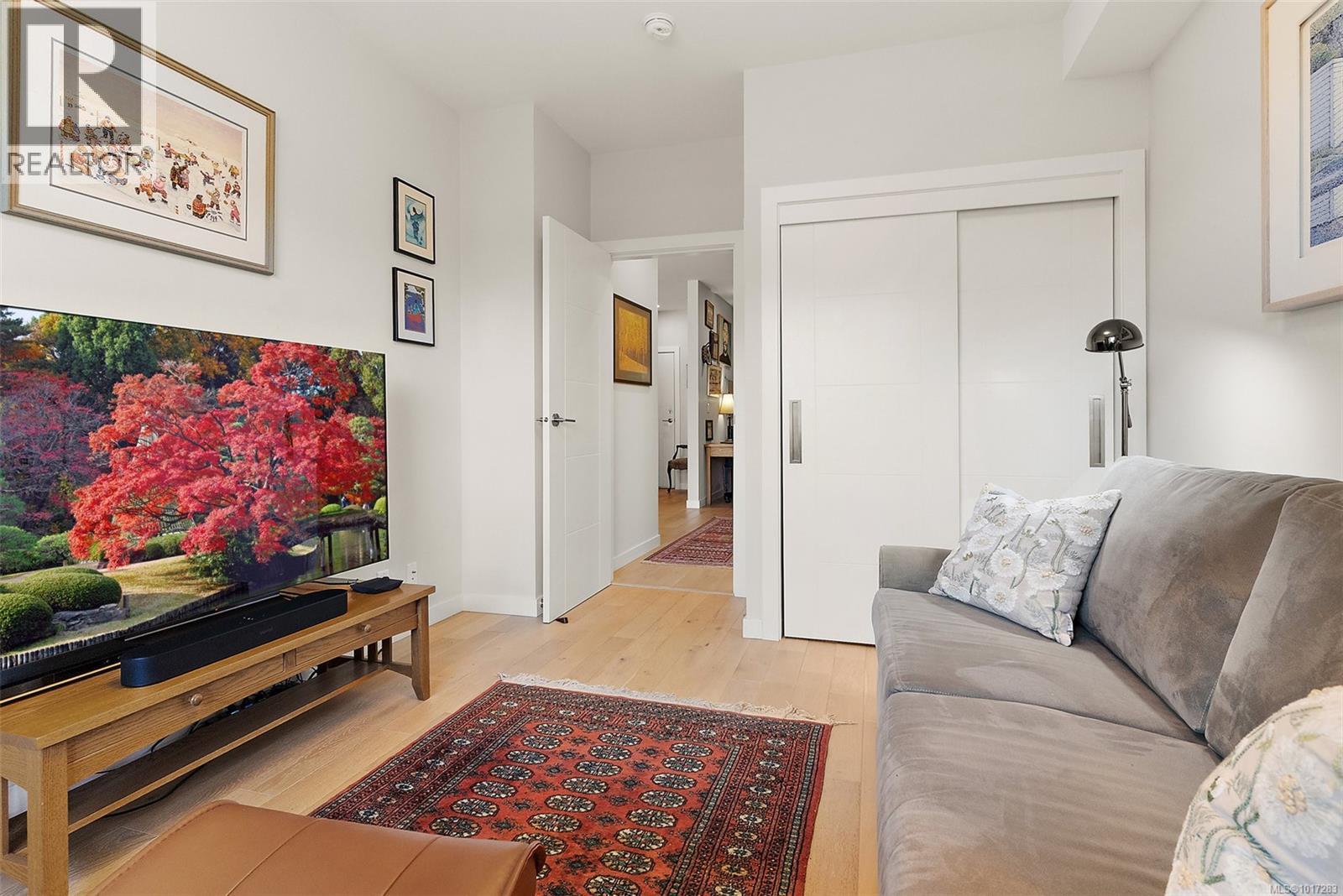 302 2285 Bowker Avenue, Oak Bay