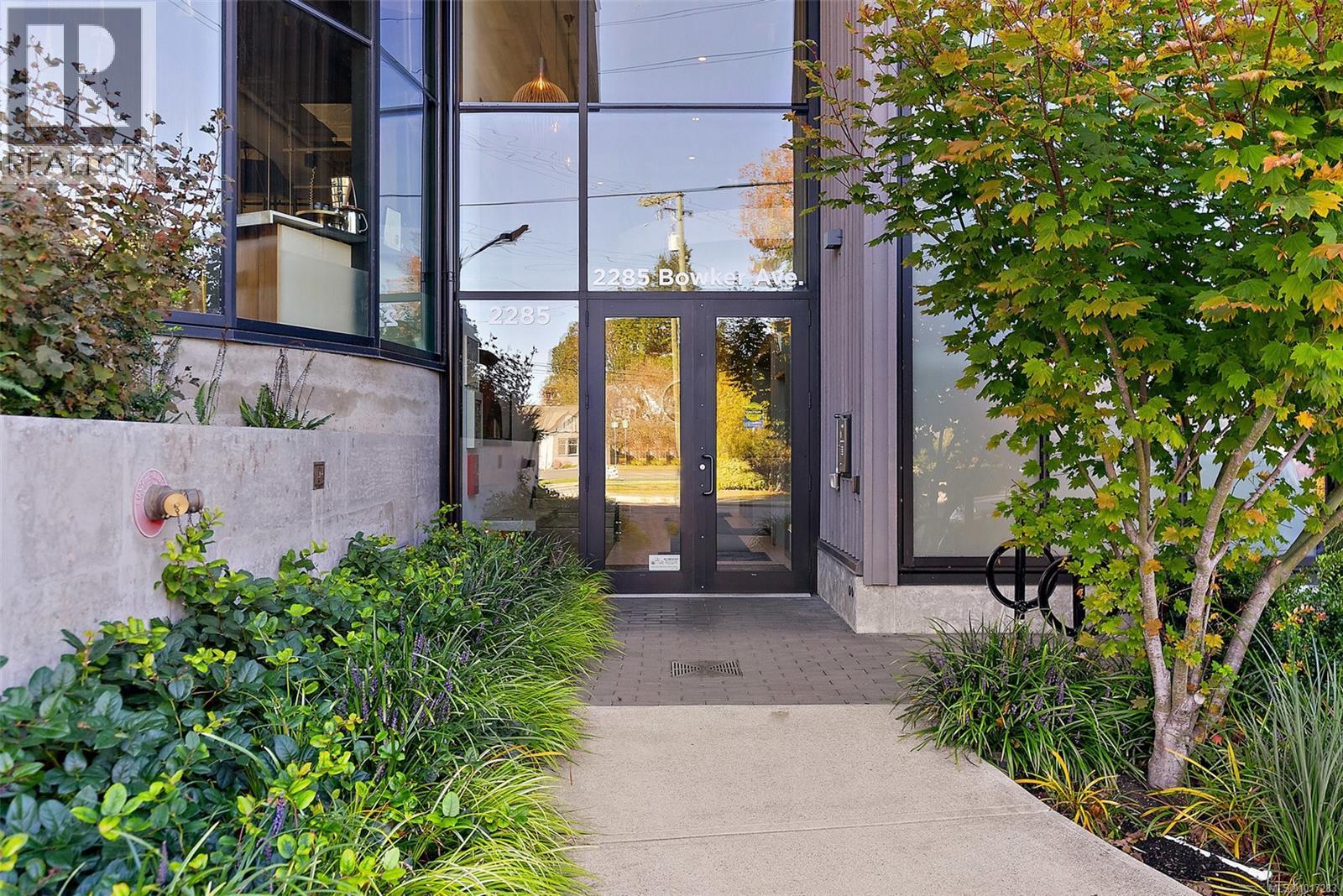 302 2285 Bowker Avenue, Oak Bay