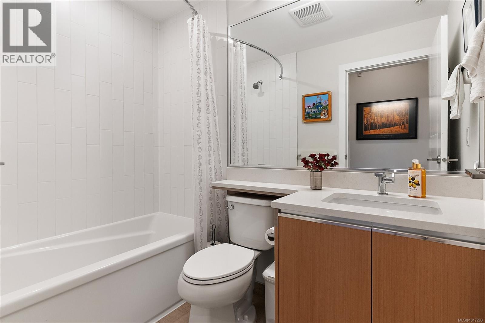 302 2285 Bowker Avenue, Oak Bay