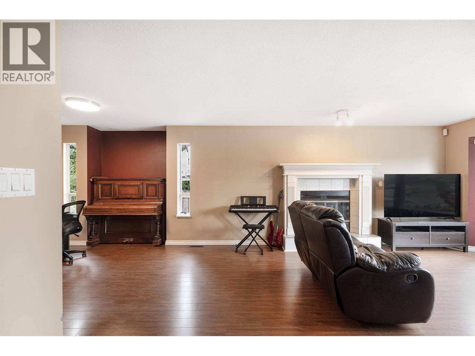 19625 PARK ROAD, Pitt Meadows