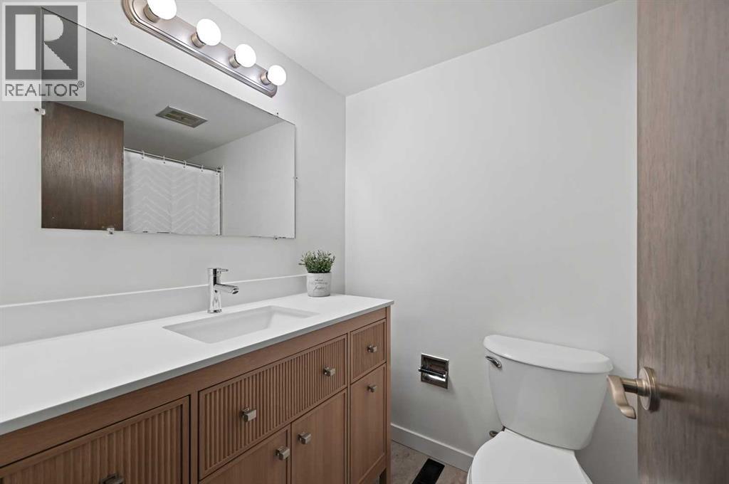 Single Family House 4 Level for Sale in  Brae Glen Court SW Braeside Calgary 