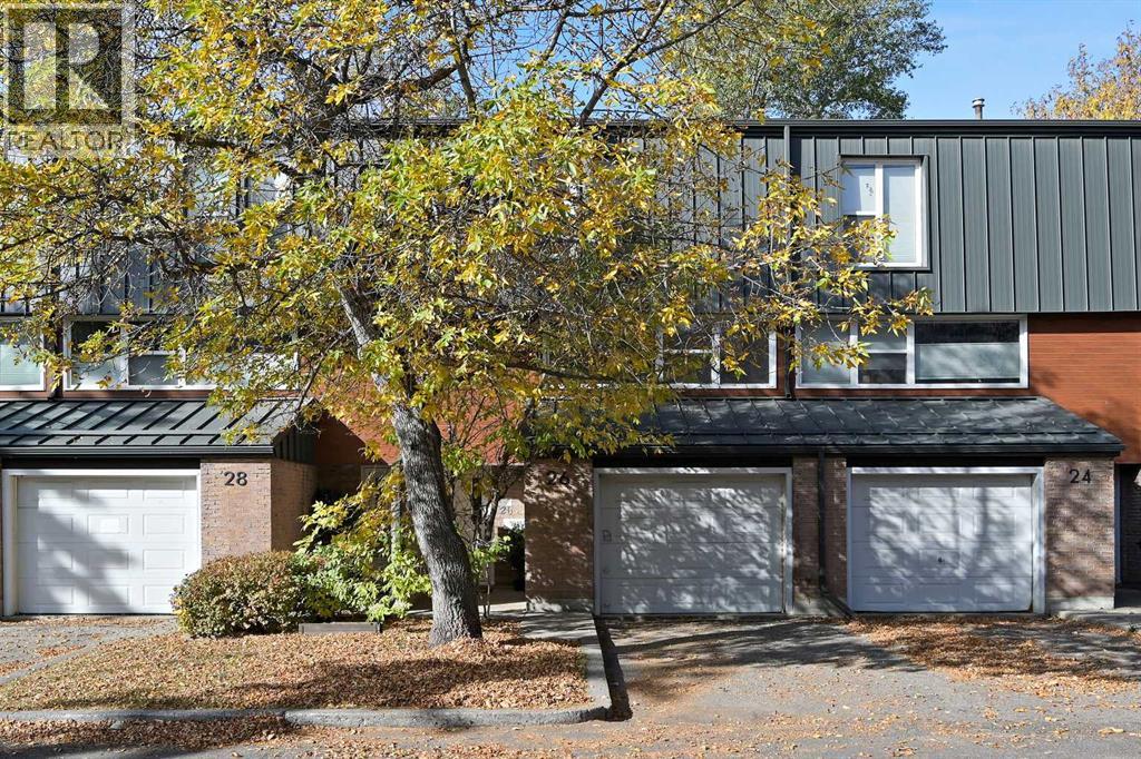 26 Brae Glen Court SW, Calgary, Alberta