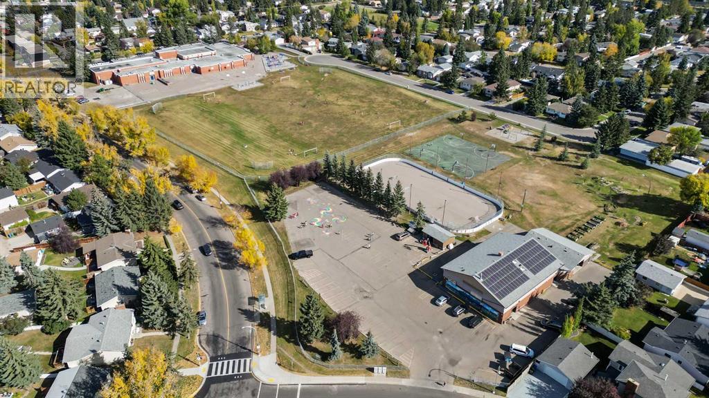 Single Family House 4 Level for Sale in  Brae Glen Court SW Braeside Calgary 