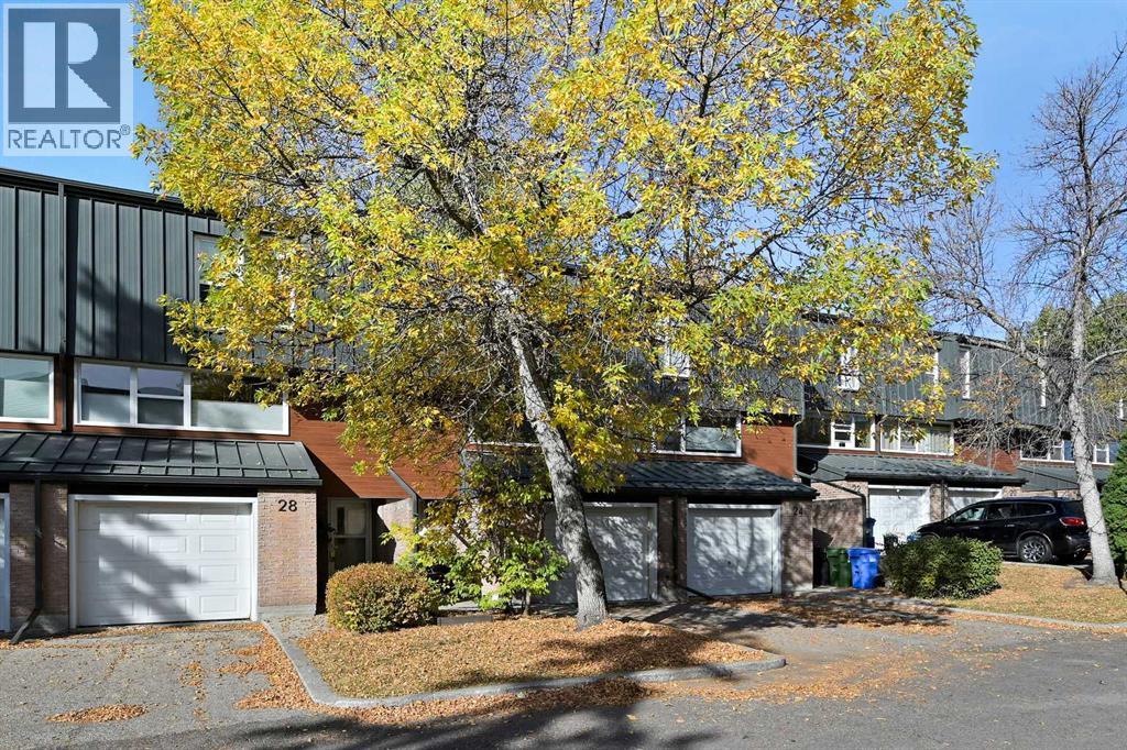 Single Family House 4 Level for Sale in  Brae Glen Court SW Braeside Calgary 