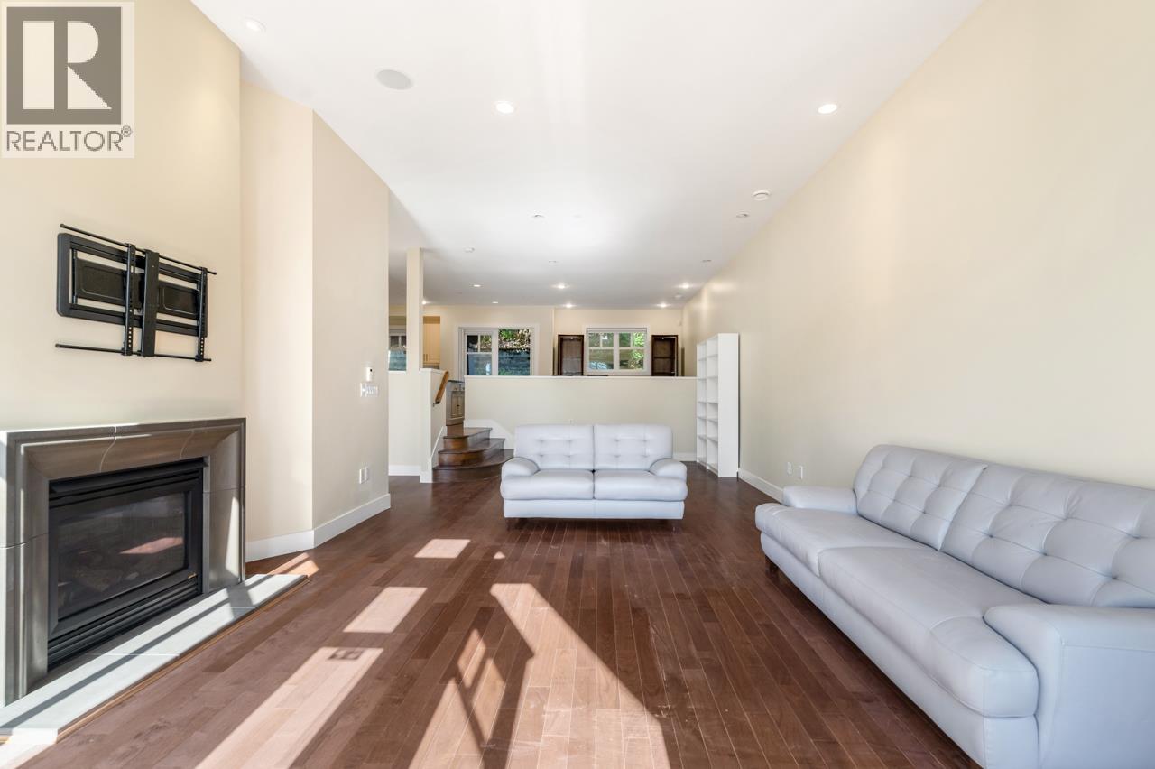 1 2555 SKILIFT ROAD, West Vancouver