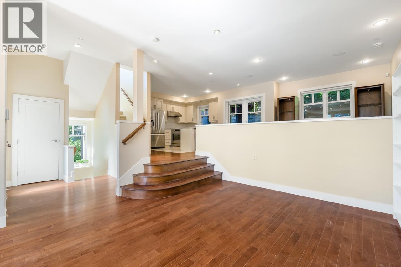 1 2555 SKILIFT ROAD, West Vancouver