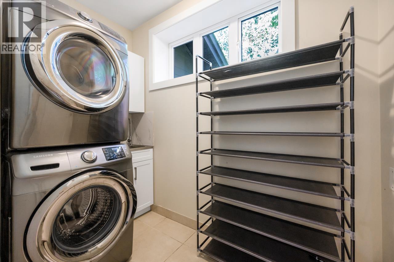 1 2555 SKILIFT ROAD, West Vancouver